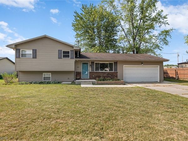 1012 Vivian Drive , Grafton, OH 44044