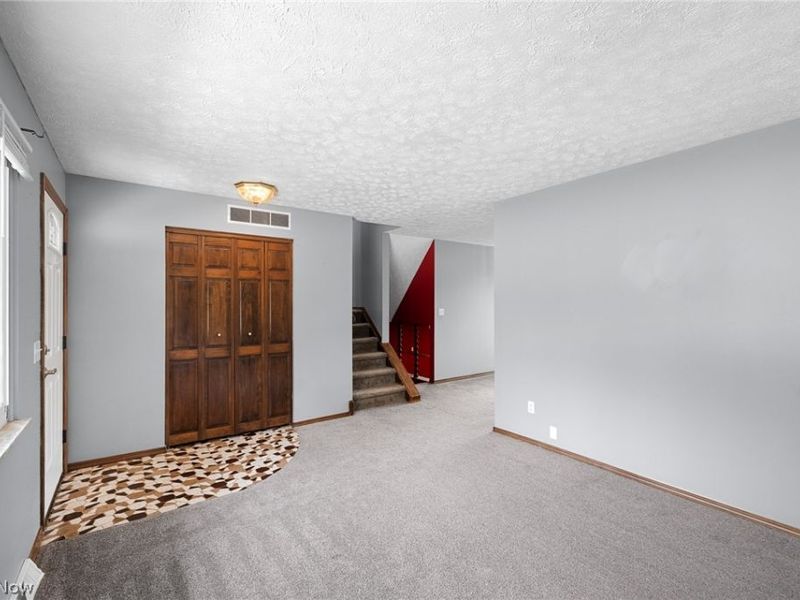 1012 Vivian Drive , Grafton, OH 44044 Photo 6