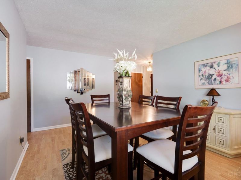 135 Whispering Pines, Springboro, OH 45066 Photo 4