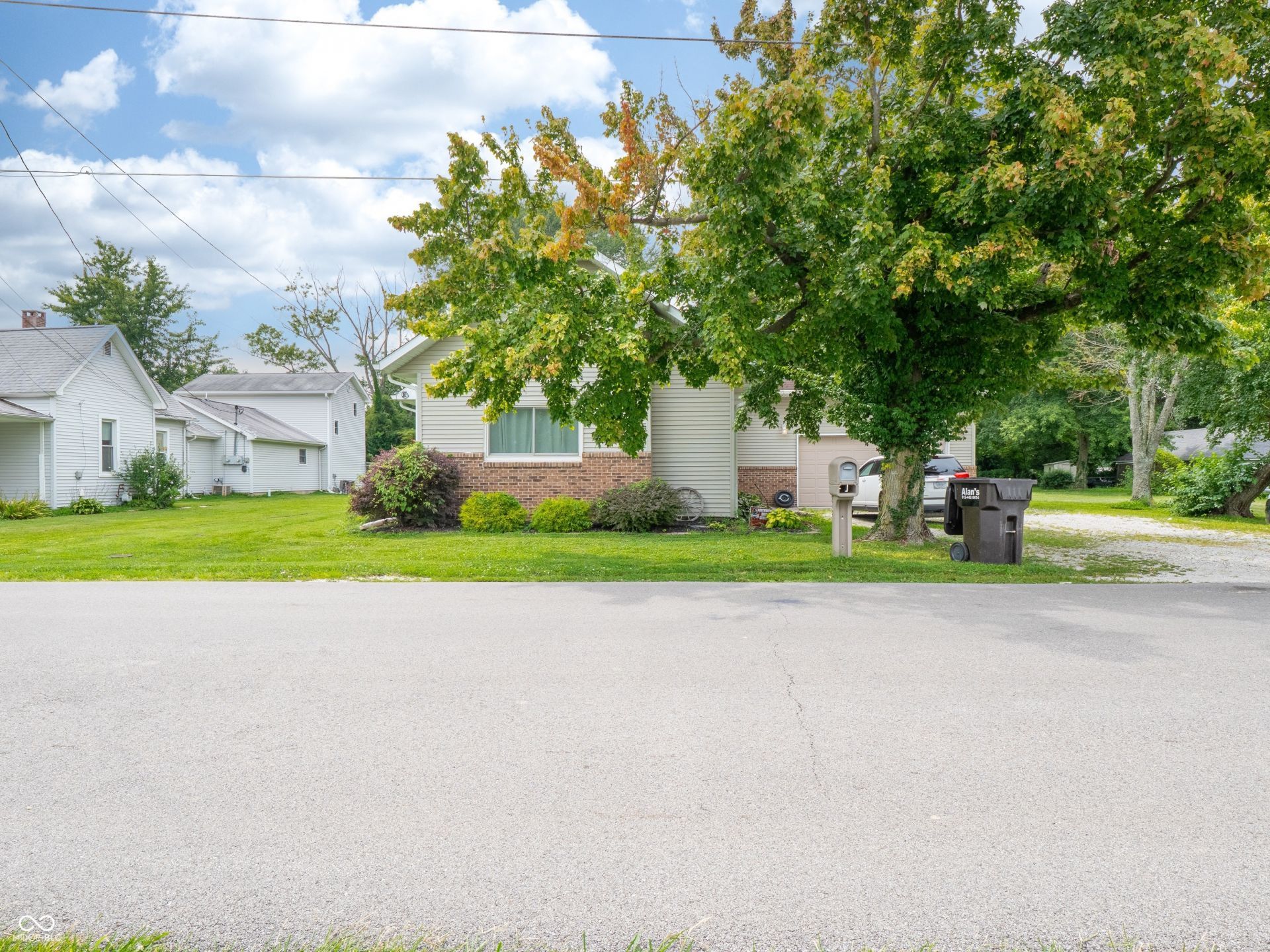 8621 N Murphy Road, Brazil, IN 47834 Main Photo