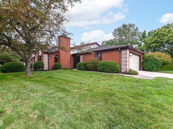 2066 Oak Run Court , Indianapolis, IN 46260