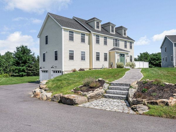 124 Thistlewood Drive, Pelham, NH 03076