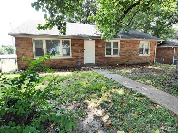 8334 Carl Avenue, St Louis, MO 63136