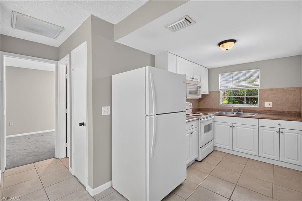 825 Courtington Ln, Unit 2, Fort Myers, FL 33919 Photo