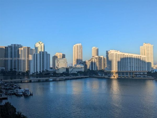 1155 Brickell Bay Dr, Unit 910, Miami, FL 33131