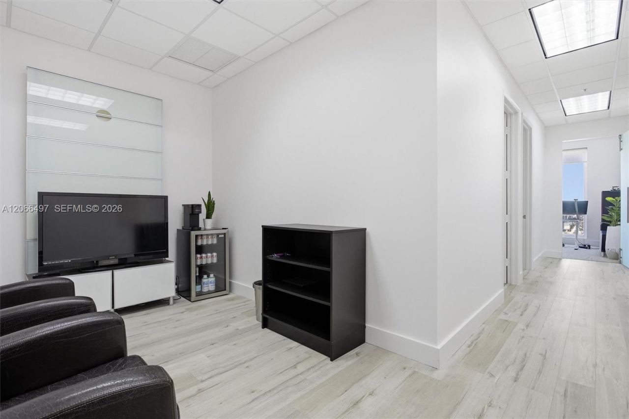 175 SW 7th St , Unit 1614, Miami, FL 33130 Photo