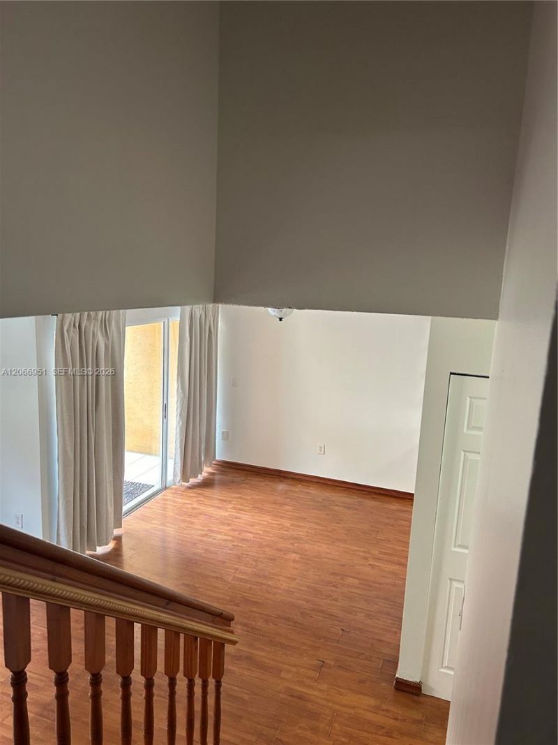 6245 Kendale Lakes Cr , Unit 215, Miami, FL 33183 Photo