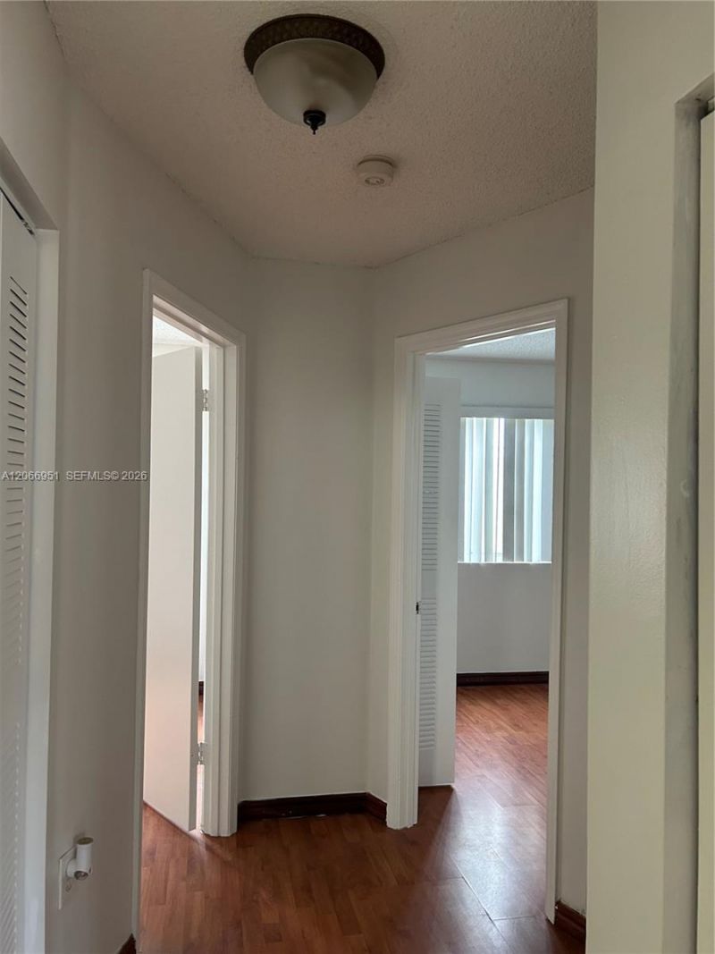 6245 Kendale Lakes Cr , Unit 215, Miami, FL 33183 Photo