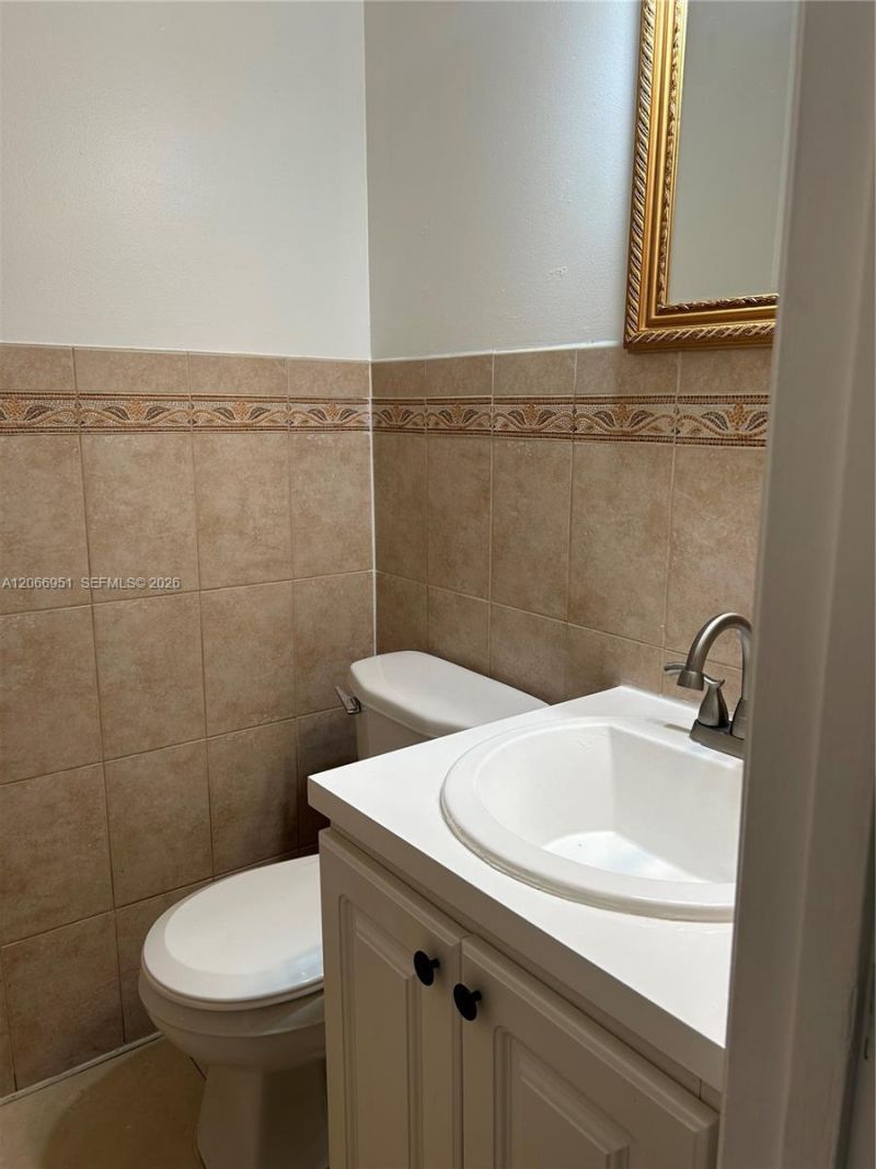 6245 Kendale Lakes Cr , Unit 215, Miami, FL 33183 Photo