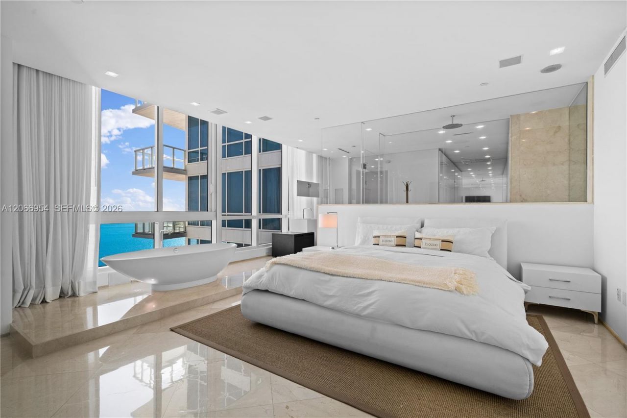100 S Pointe Dr, Unit 3207, Miami Beach, FL 33139 Photo