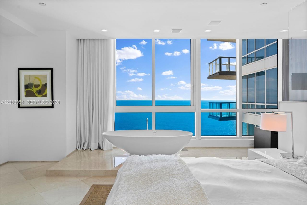 100 S Pointe Dr, Unit 3207, Miami Beach, FL 33139 Photo