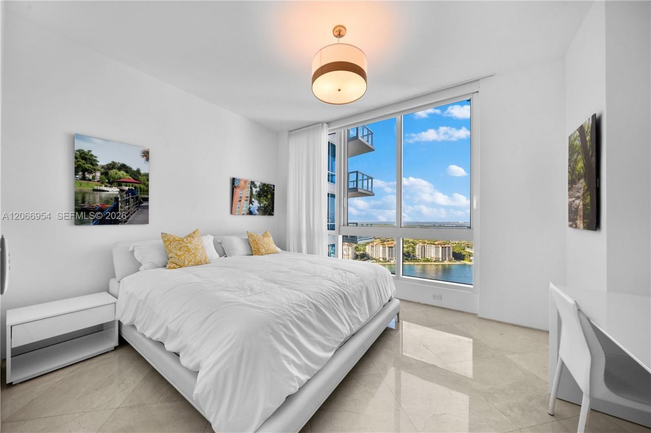 100 S Pointe Dr, Unit 3207, Miami Beach, FL 33139 Photo