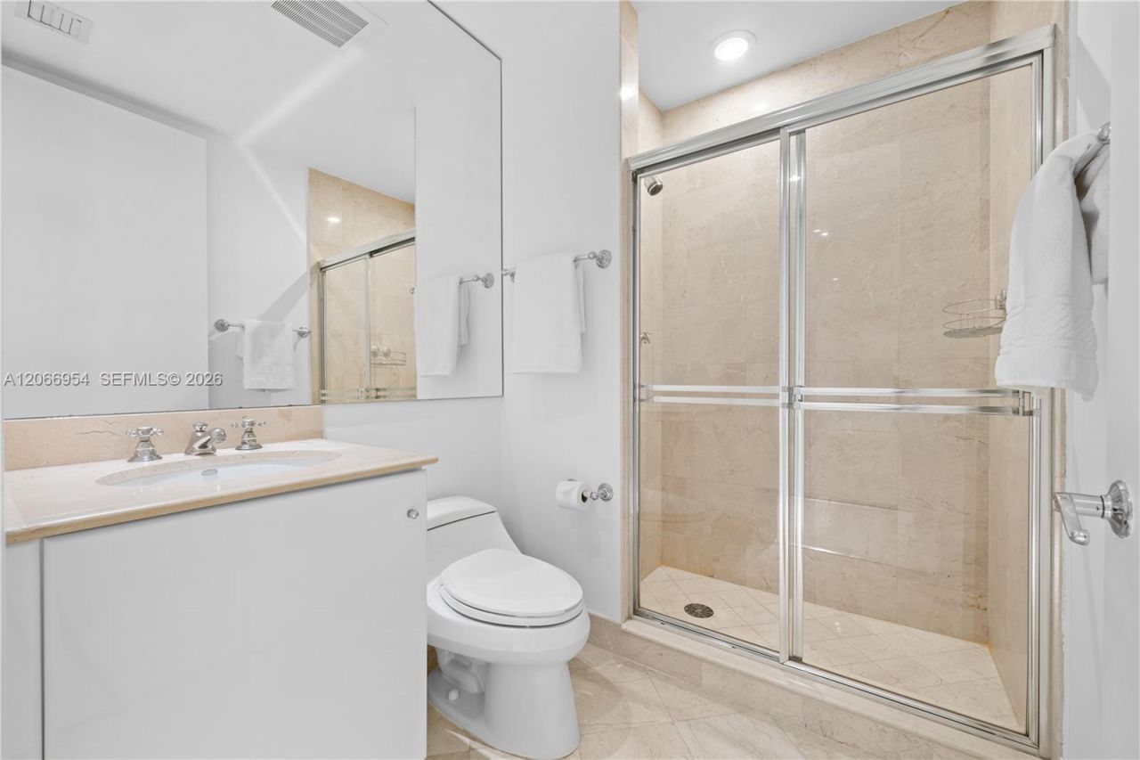 100 S Pointe Dr, Unit 3207, Miami Beach, FL 33139 Photo