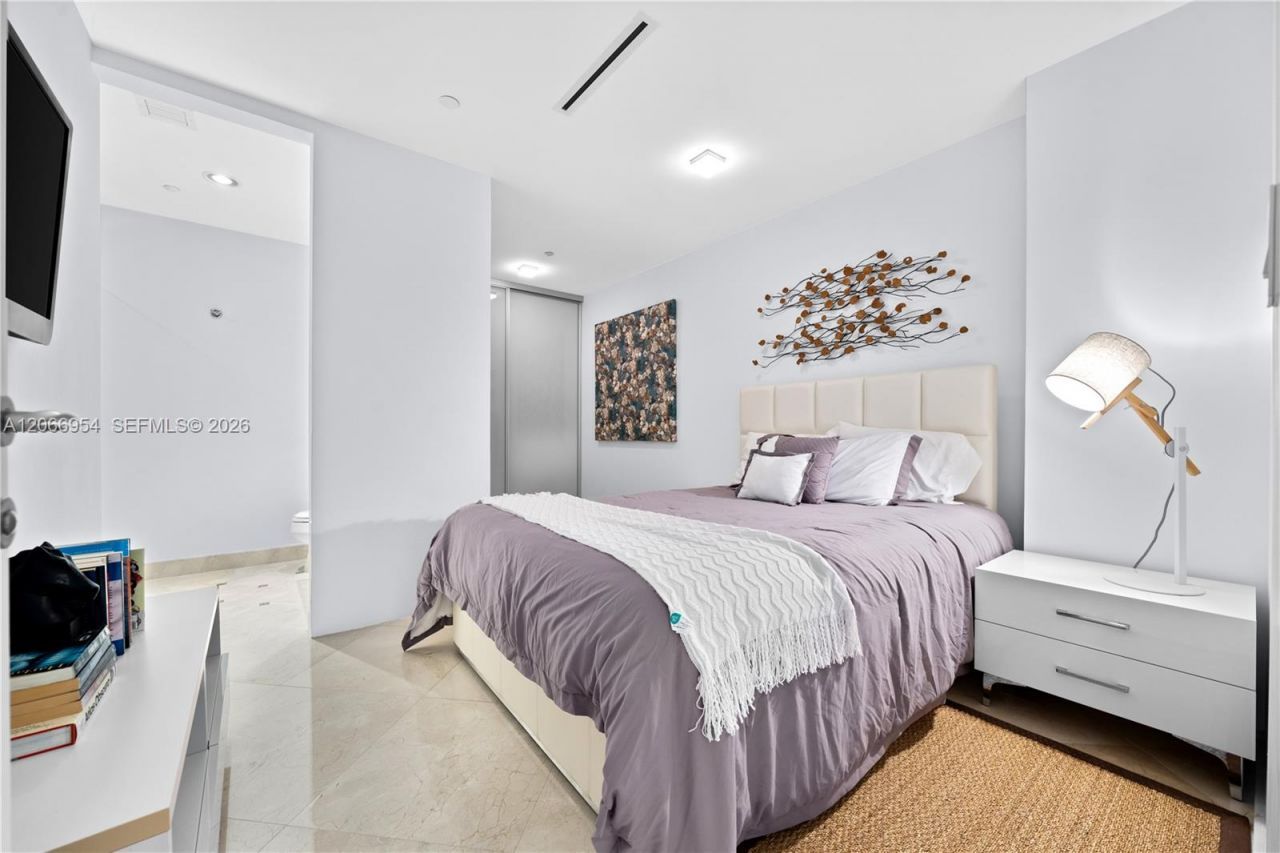 100 S Pointe Dr, Unit 3207, Miami Beach, FL 33139 Photo