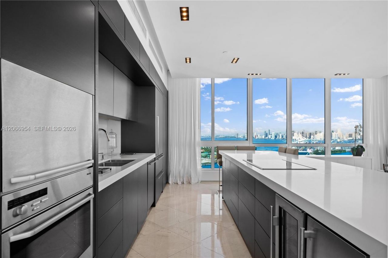 100 S Pointe Dr, Unit 3207, Miami Beach, FL 33139 Photo