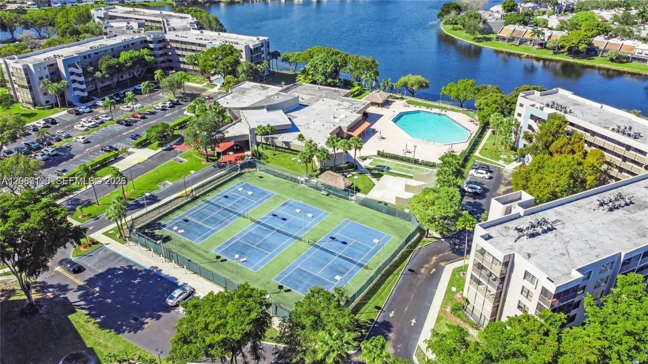 1101 Colony Point Cir , Unit 102, Pembroke Pines, FL 33026 Photo