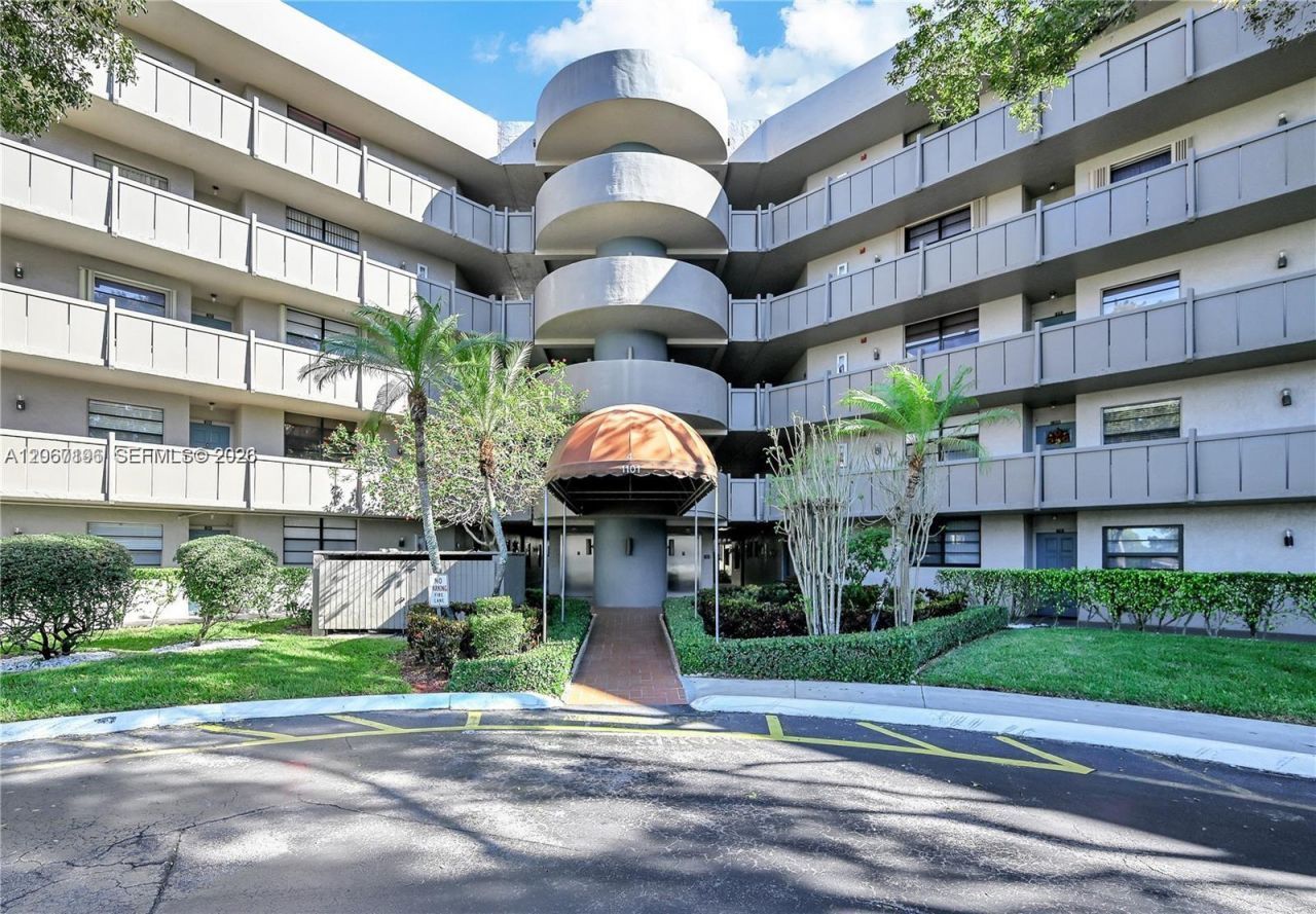 1101 Colony Point Cir , Unit 102, Pembroke Pines, FL 33026 Photo