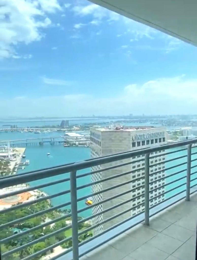 325 S Biscayne Blvd , Unit 4214, Miami, FL 33131 Photo
