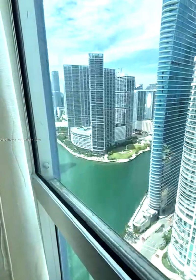325 S Biscayne Blvd , Unit 4214, Miami, FL 33131 Photo