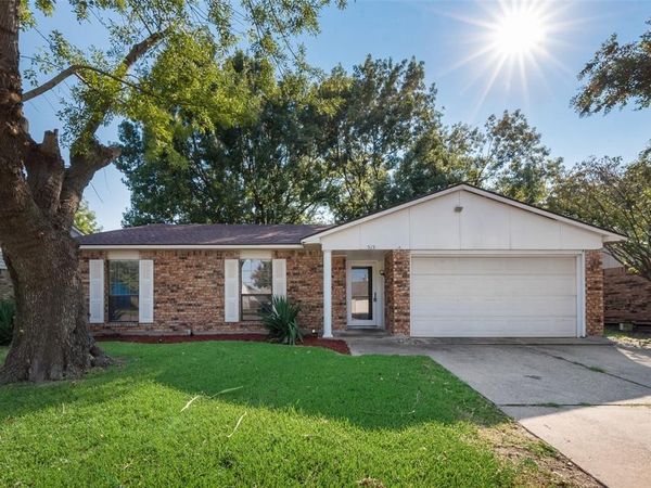 515 Forestwood Drive , Forney, TX 75126