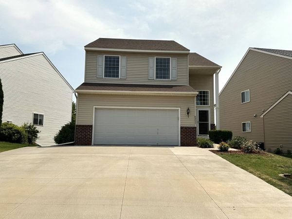 8497 Savanna Oaks Lane , Woodbury, MN 55125