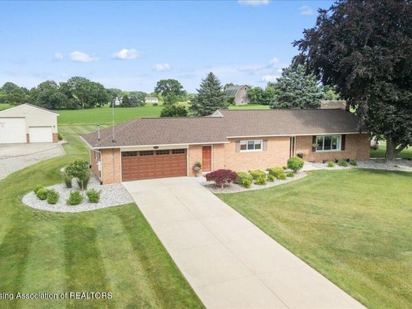 2600 N Williams Road, St. Johns, MI 48879