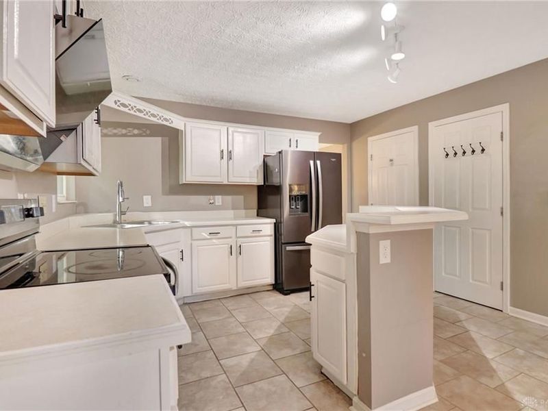 2232 Appleblossom Drive, Miamisburg, OH 45342 Photo 7