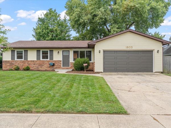 1803 Myra Ridge Court , Urbana, IL 61802