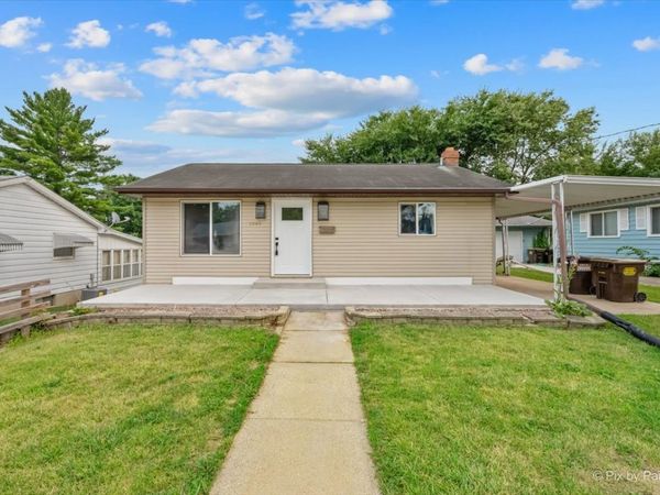1245 W Violet Street , Freeport, IL 61032