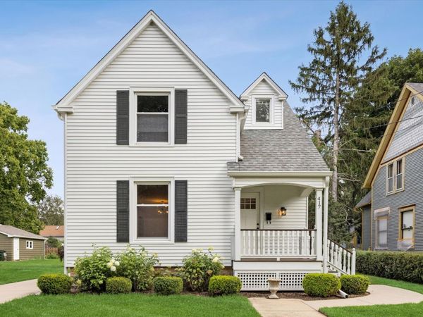 417 First Street , Batavia, IL 60510