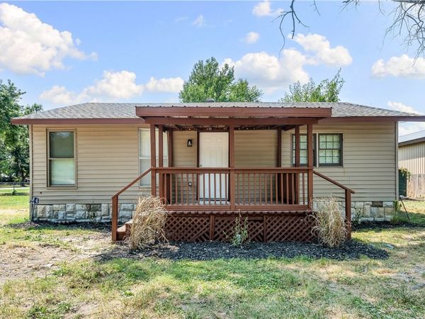 139 Center Street , Avoca, AR 72756