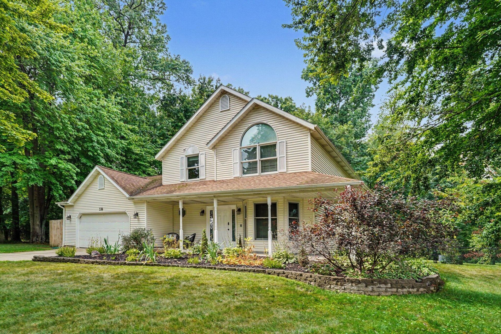 238 Jacaranda Drive, Battle Creek, MI 49015 Main Photo