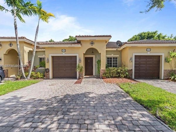 3220 NE 11th Dr , Homestead, FL 33033