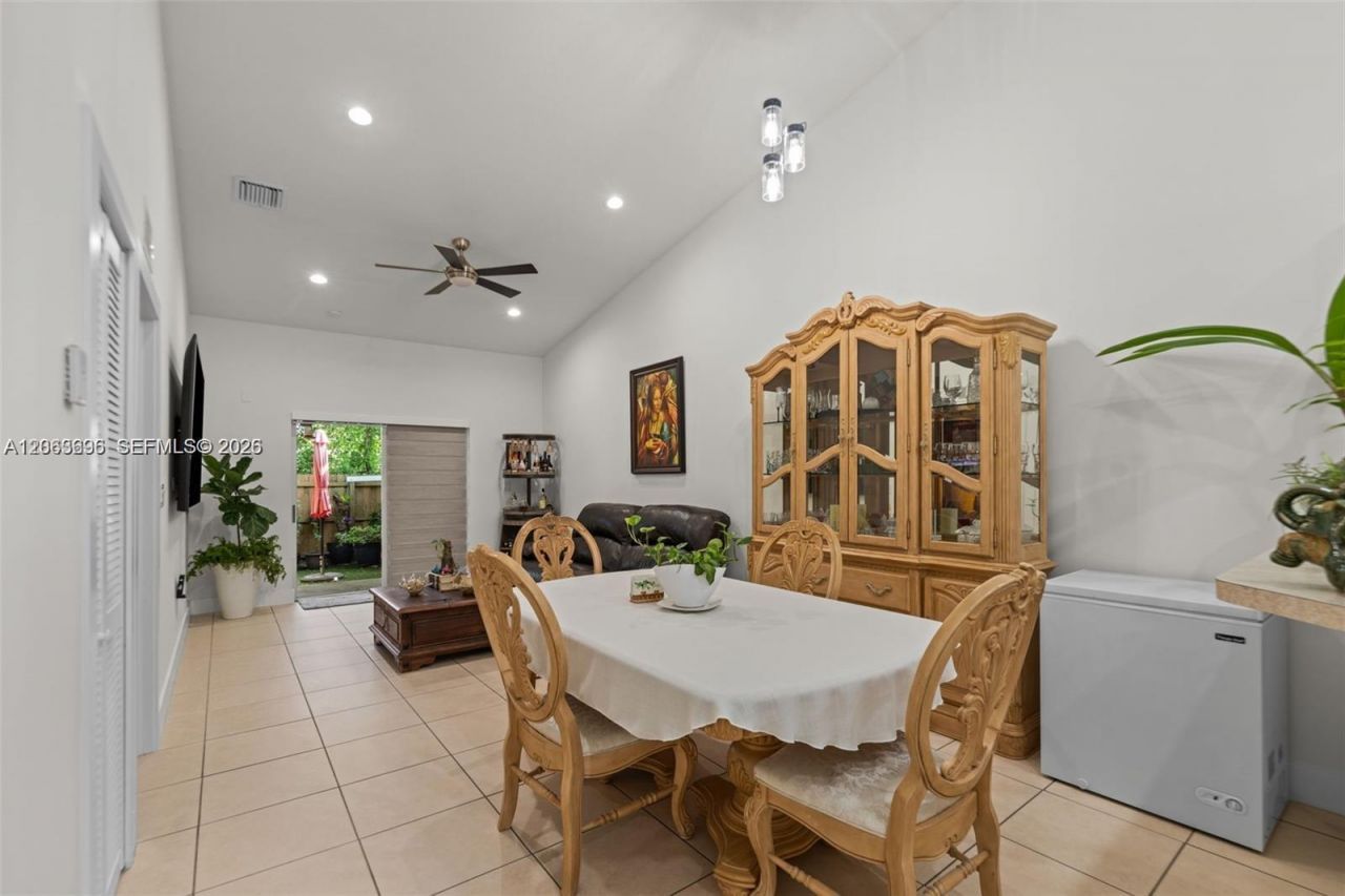 3220 NE 11th Dr , Homestead, FL 33033 Photo
