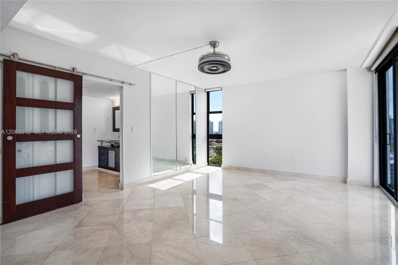 3375 N Country Club Dr, Unit 1605, Aventura, FL 33180 Photo