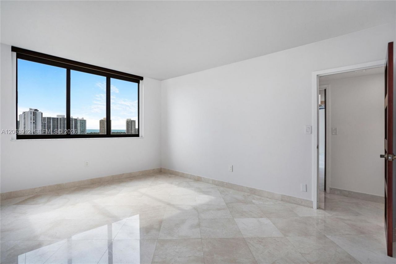 3375 N Country Club Dr, Unit 1605, Aventura, FL 33180 Photo