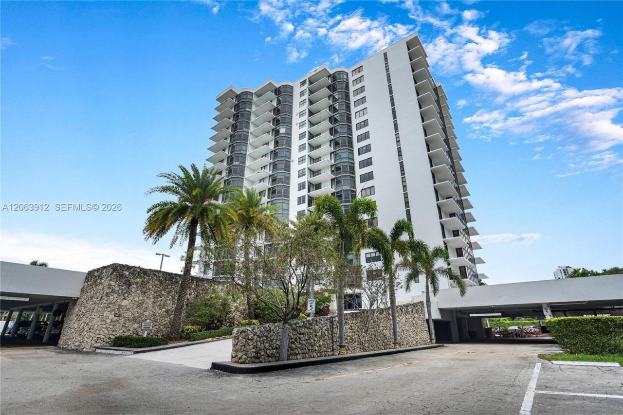 3375 N Country Club Dr, Unit 1605, Aventura, FL 33180 Photo