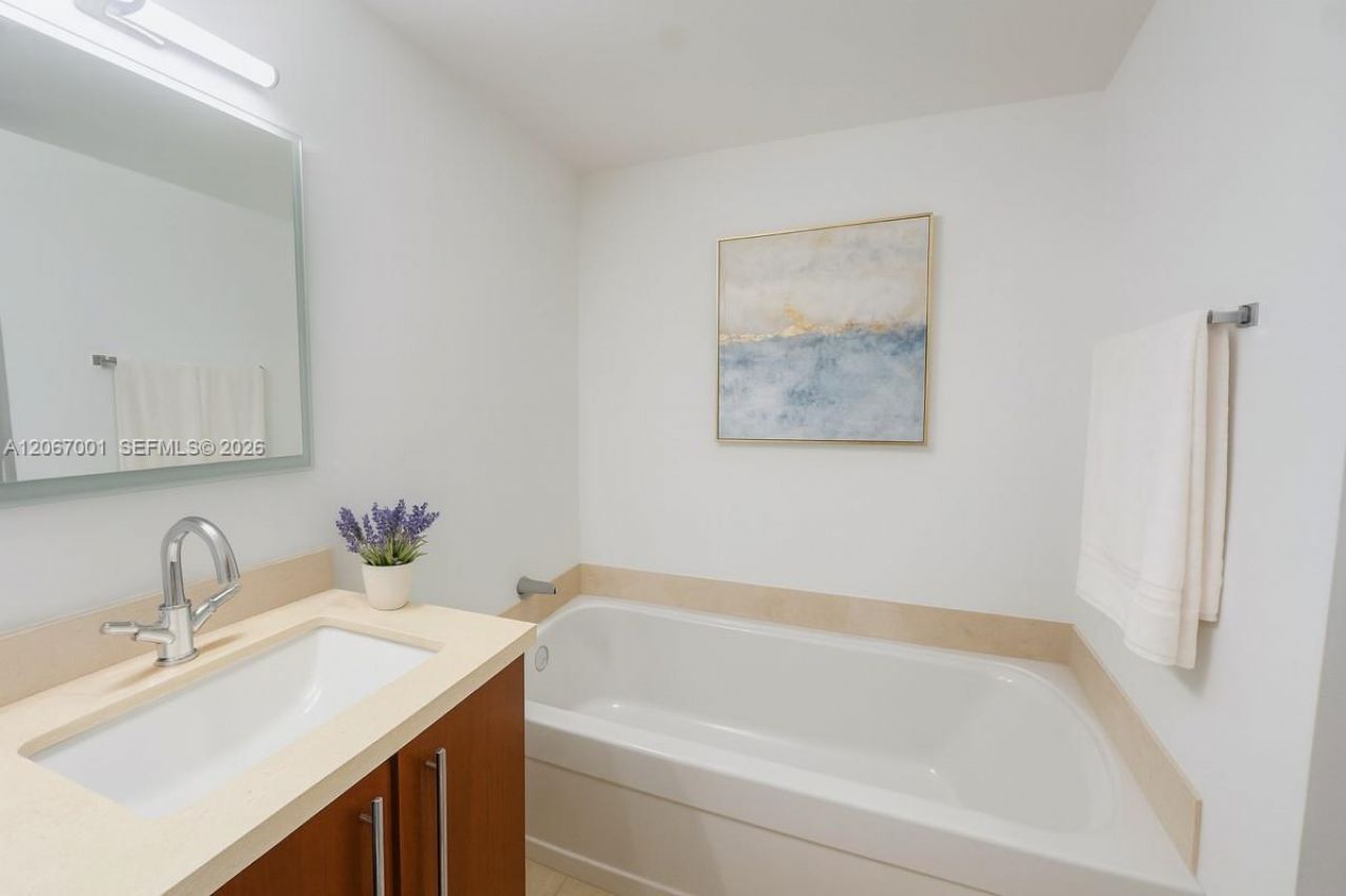 79 SW 12th St , Unit 2809-S, Miami, FL 33130 Photo