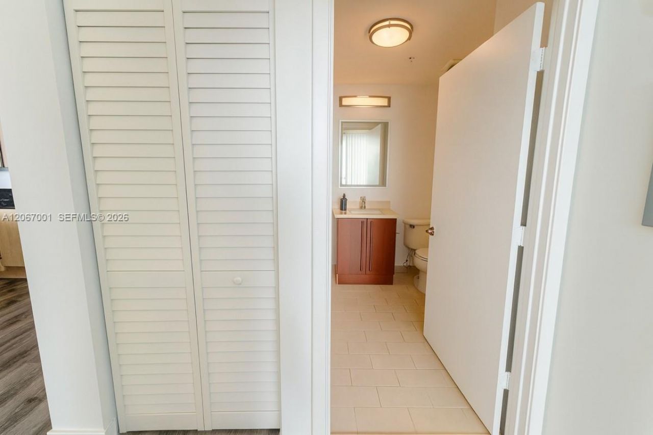 79 SW 12th St , Unit 2809-S, Miami, FL 33130 Photo
