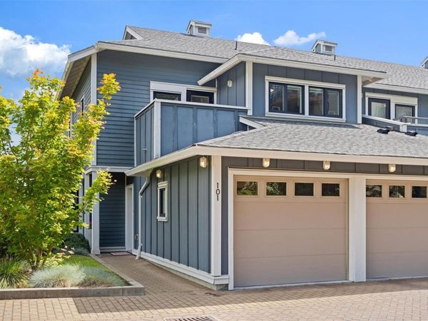3916 Carey Rd , Unit #101, Saanich, BC V8Z 4E2
