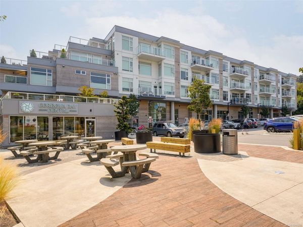 5118 Cordova Bay Rd , Unit #M102, Saanich, BC V8Y 2K5