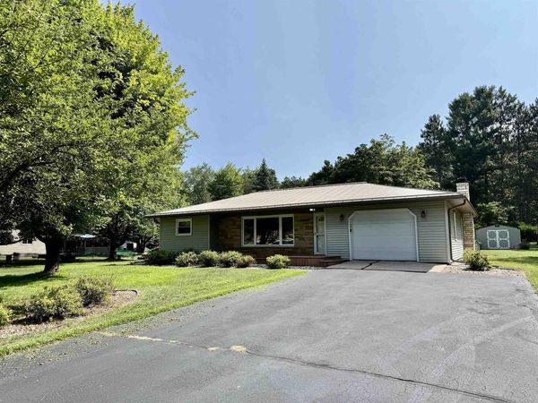 N7734 COUNTY ROAD J, Iola, WI 54945