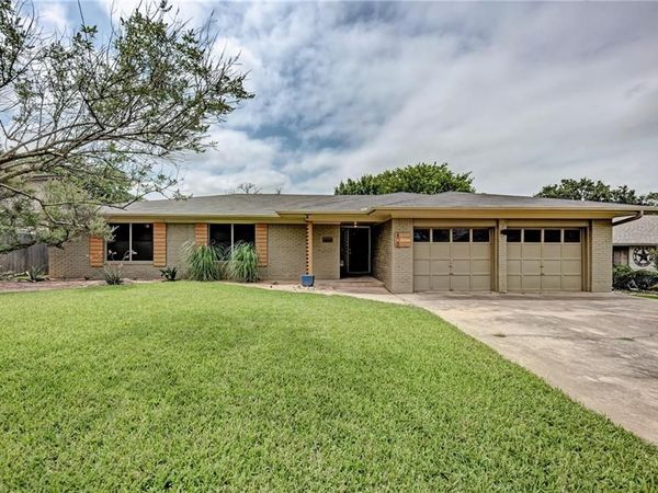 402 Greenwood DR, Georgetown, TX 78628