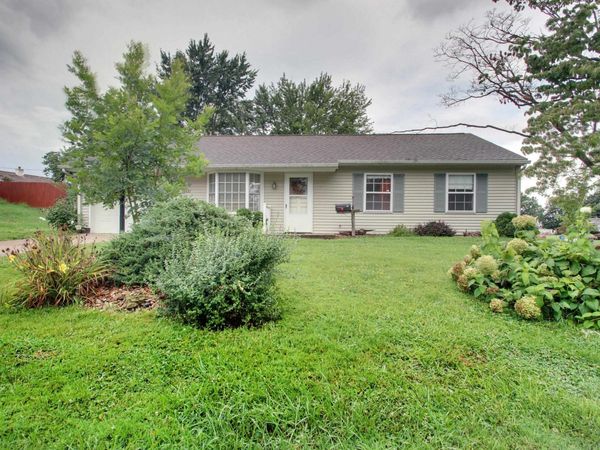 1013 Melodie Lane N, Quincy, IL 62301