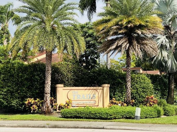 206 Lakeview Drive E, Royal Palm Beach, FL 33411