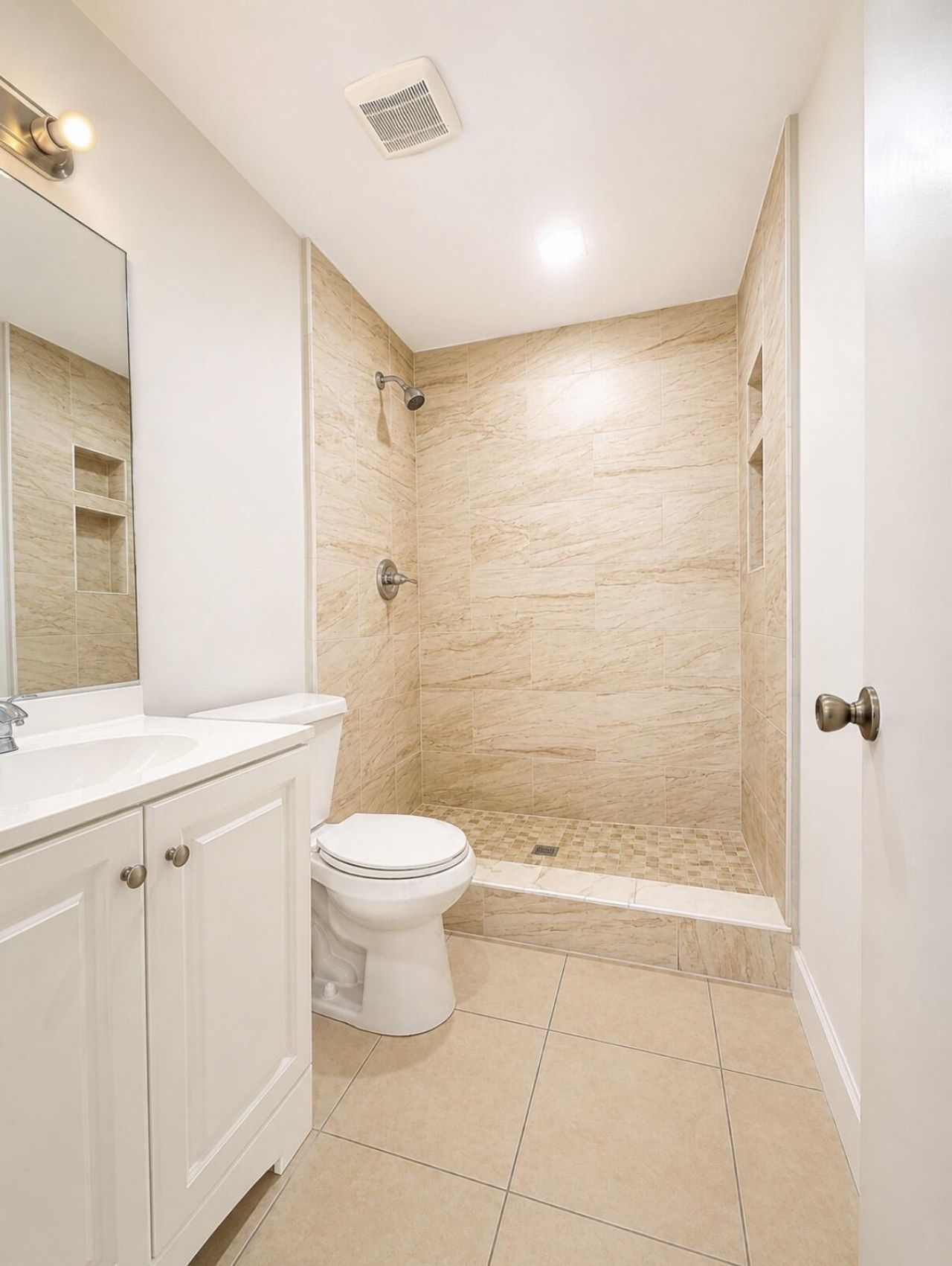 206 Lakeview Drive E, Royal Palm Beach, FL 33411 Photo