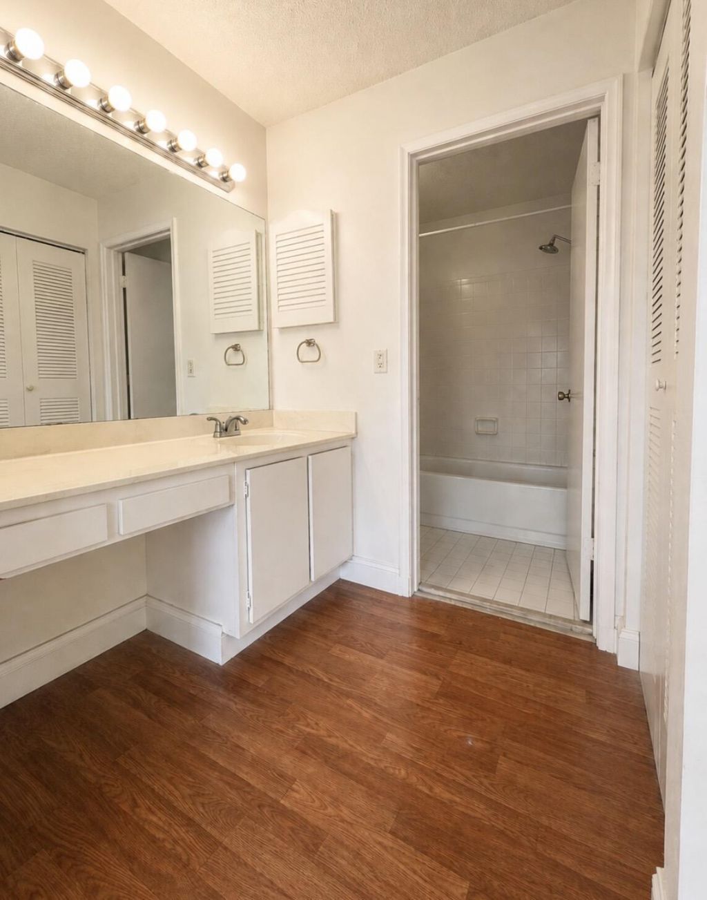 206 Lakeview Drive E, Royal Palm Beach, FL 33411 Photo