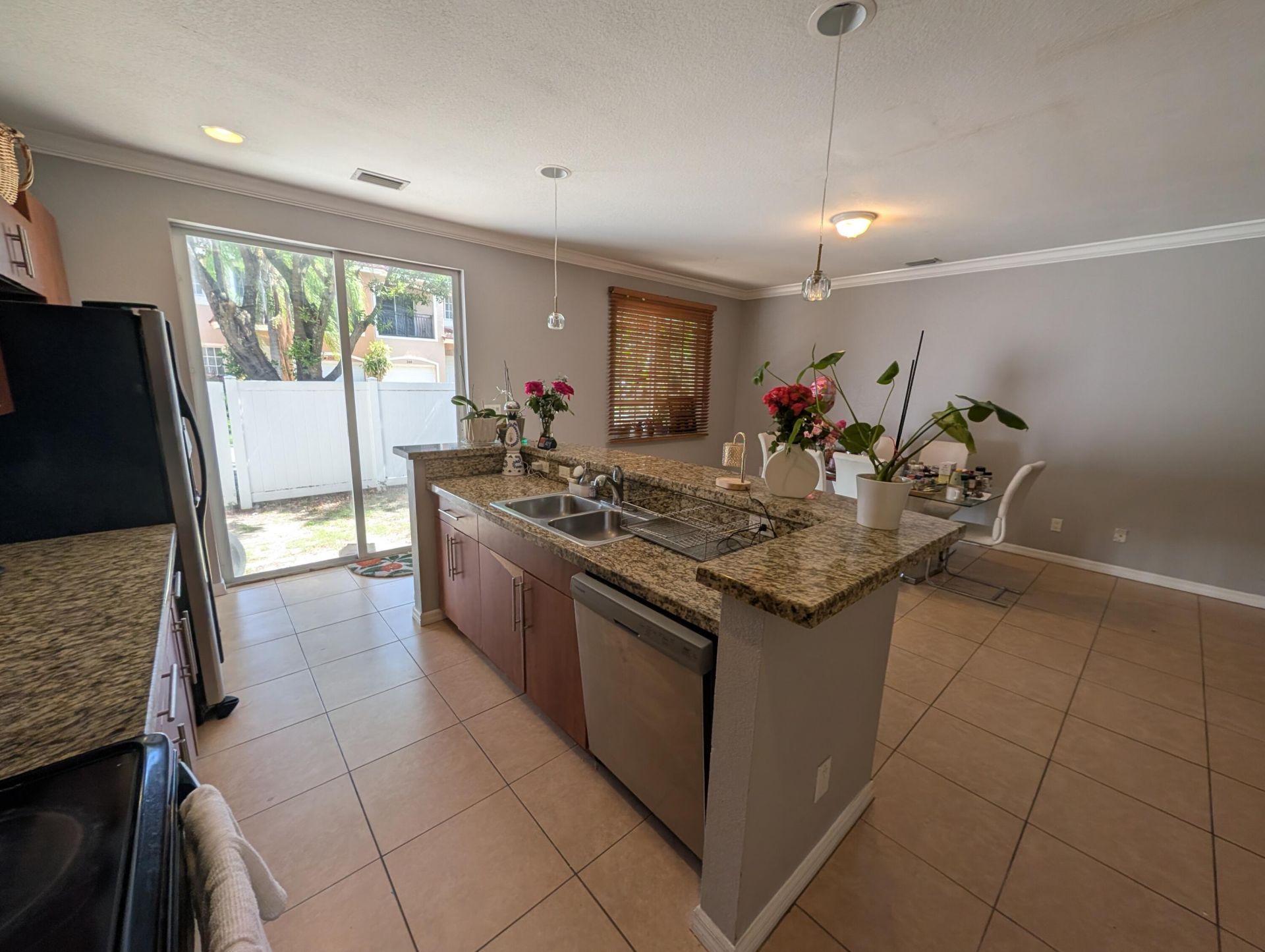 238 SE 2nd Avenue, Hallandale Beach, FL 33009 Photo
