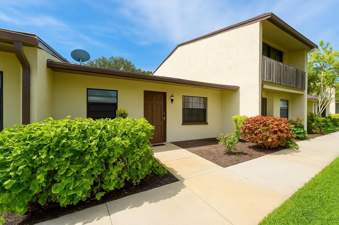 1226 N Haverhill Road, Unit 4, Haverhill, FL 33417 Photo