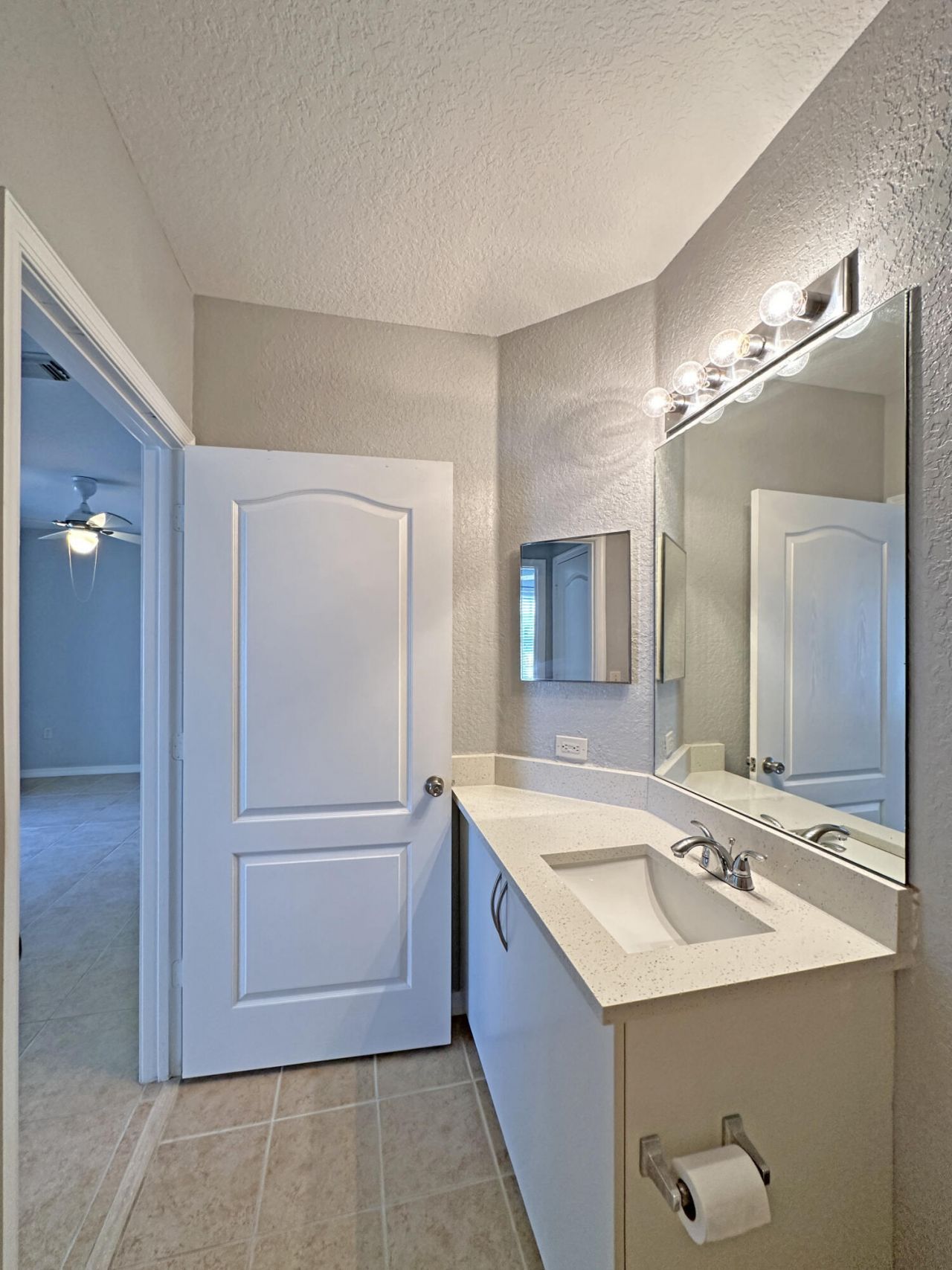 160 SW Peacock Boulevard, Unit 31-206, Port Saint Lucie, FL 34986 Photo